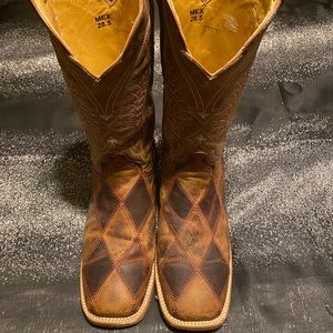 New barely used cowboy boots patchwork size 10.5
